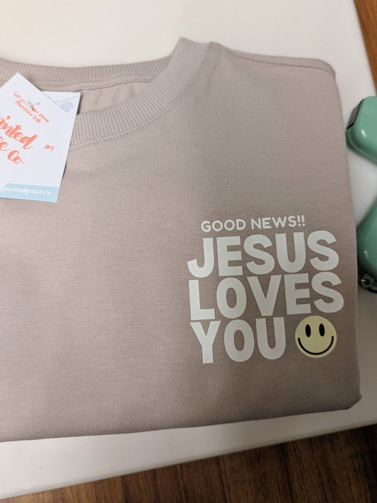 Jesus loves you | John 3:16 | Women's T-shirt π