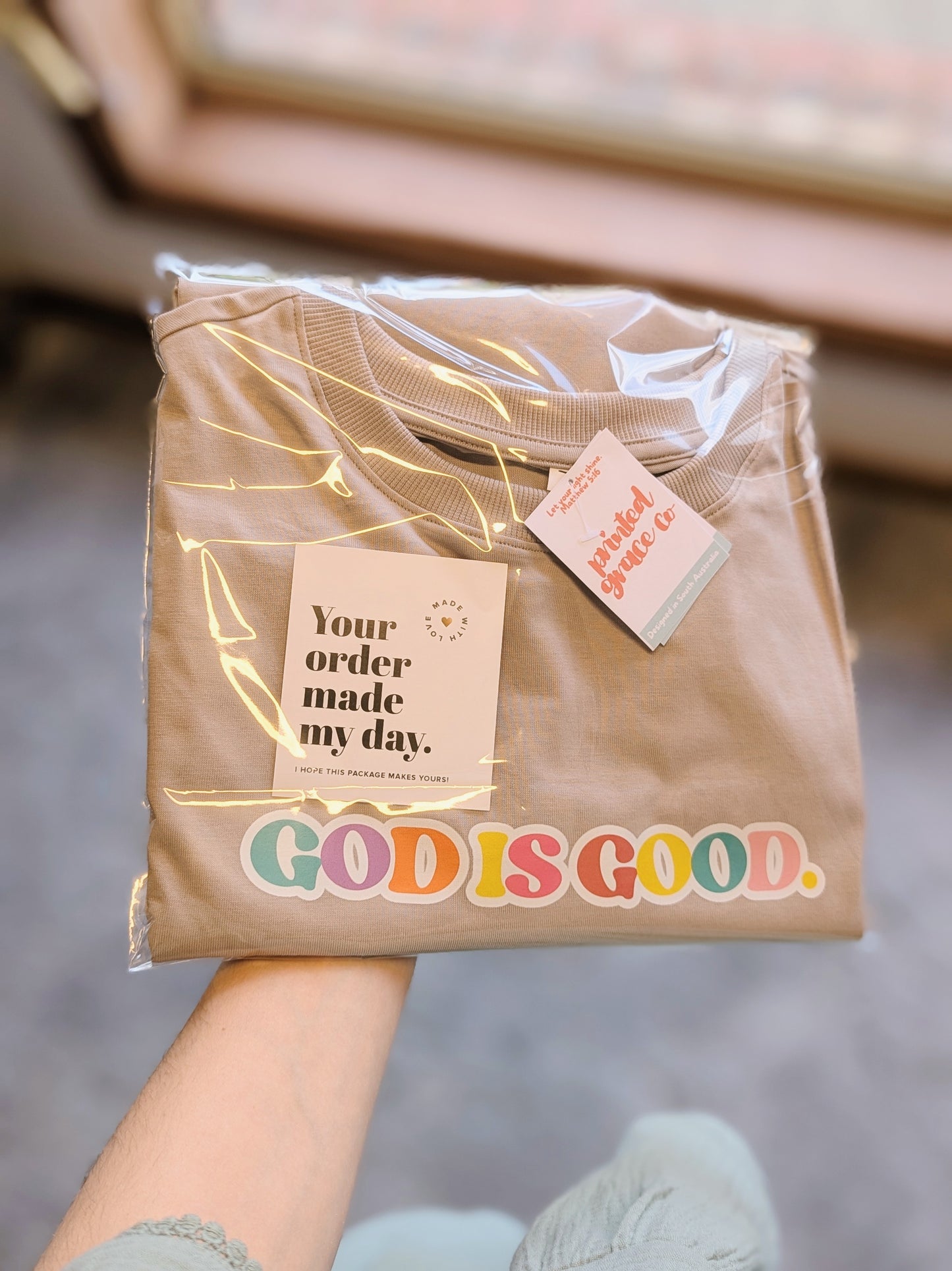 God is good | Women's T-shirt